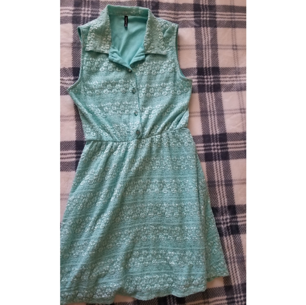 SUPER CUTE SEAFOAM GREEN DRESS